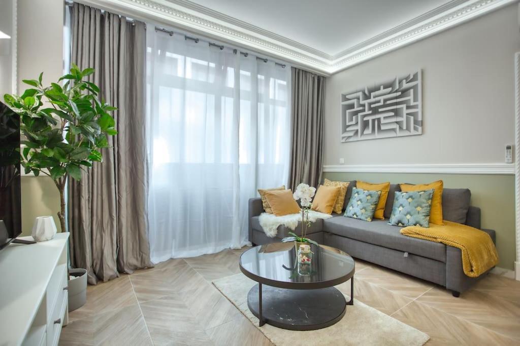 Charming Apart New 2 Bedrooms With Aircon París Exterior foto